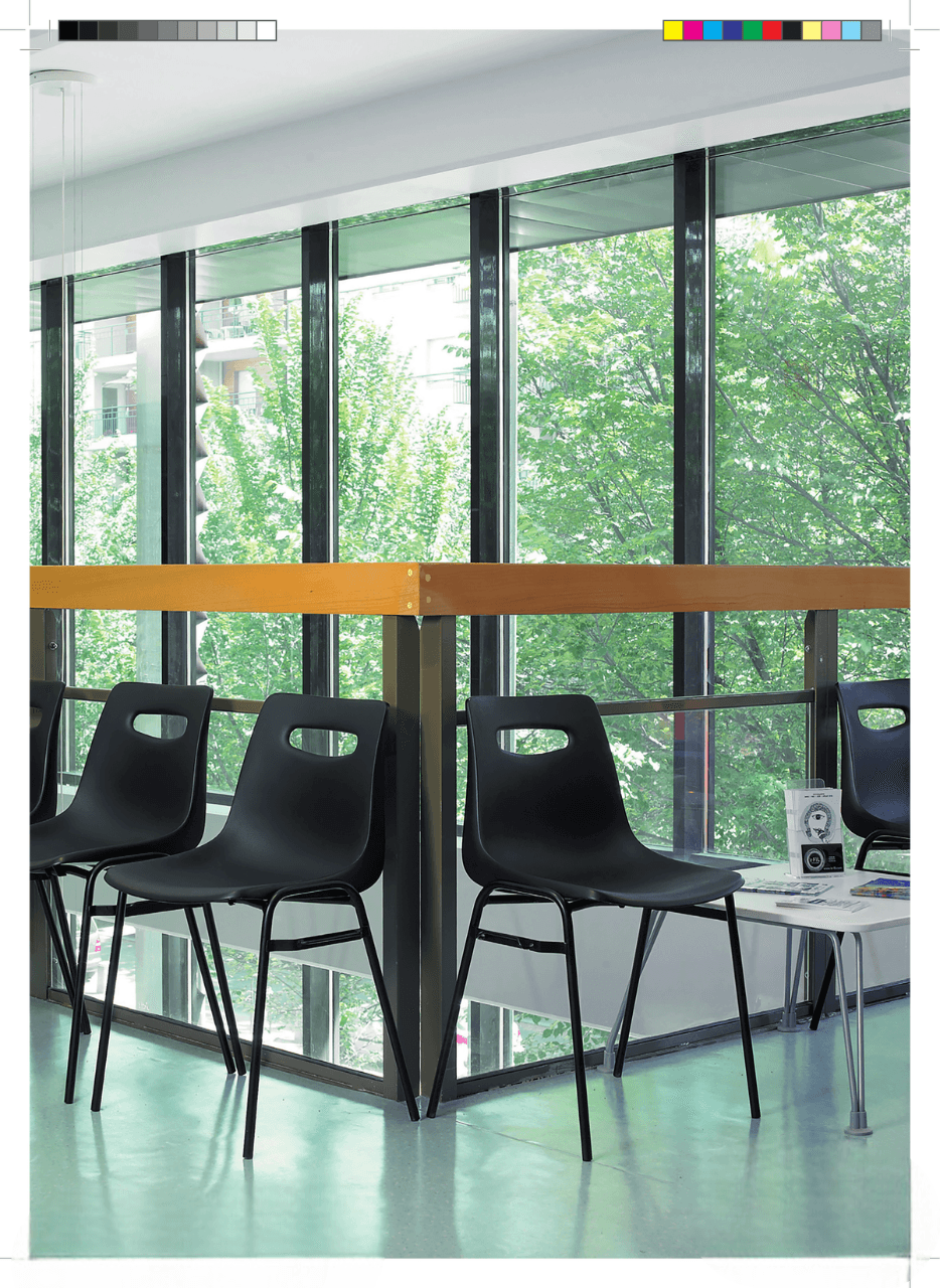 Chaises CAMPUS en usage intérieur — bibliothèque et salle d'attente